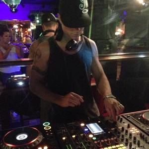 Meet your Posher, Steve